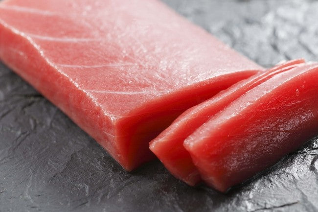 Fresh Hon-maguro (Bluefin Tuna) Sashimi - マグロ刺身の柵-