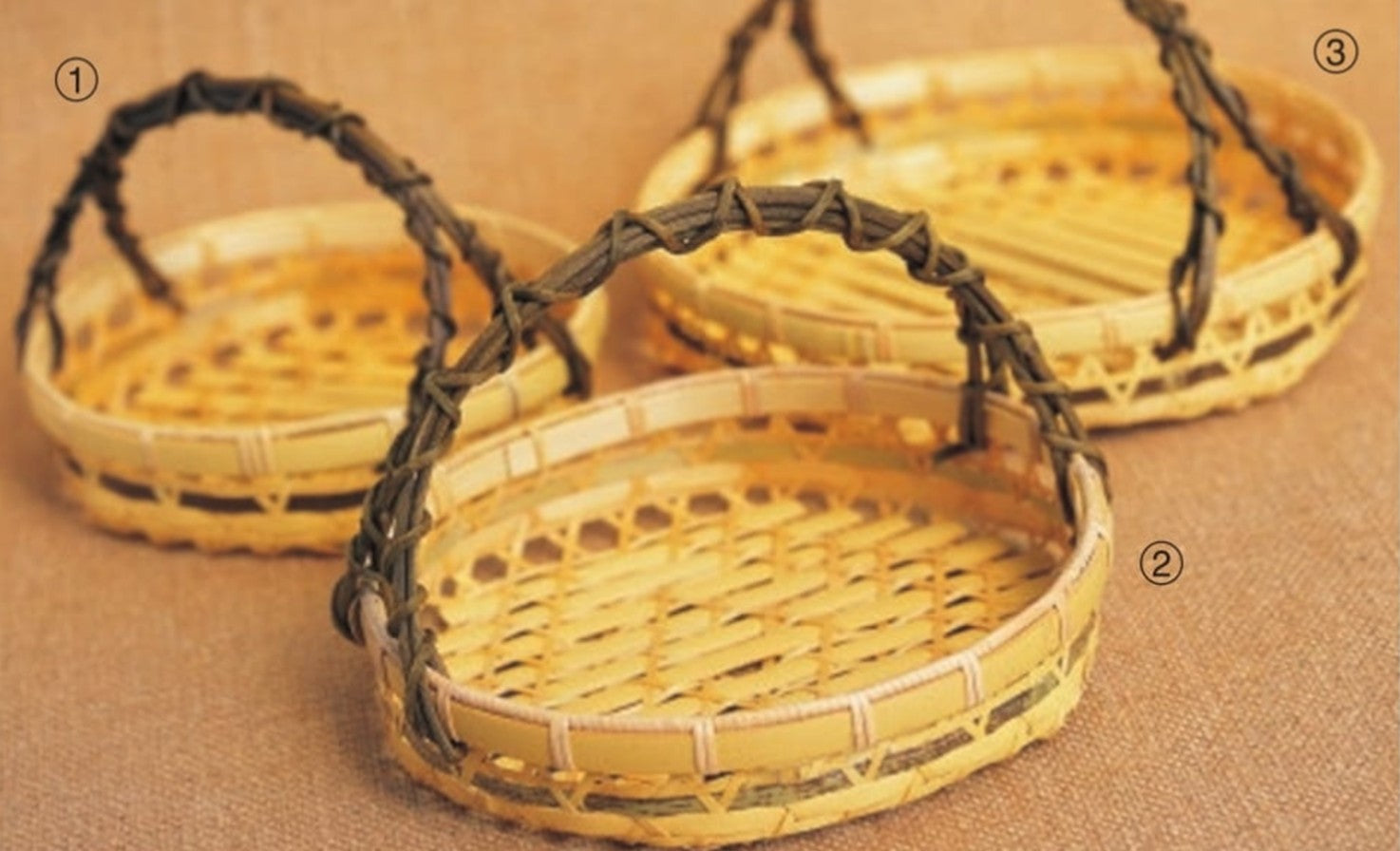 カズラ手付篭　”Bamboo basket with decorated handle”
